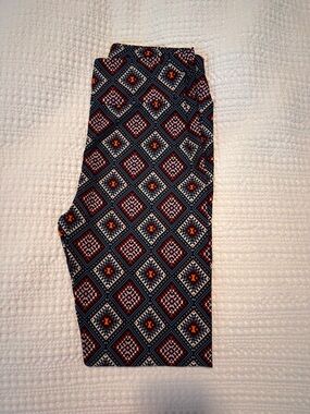 LuLaRoe Diamond Medallion Leggings